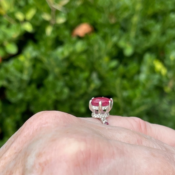 2.7 ct Ruby set in 18k white gold diamonds around the Ruby $7000. Steal-read on! - Picture 10 of 13